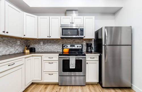 Eagle River Apartment | Updated triplex apartment with washer/dryer - quiet location close to town