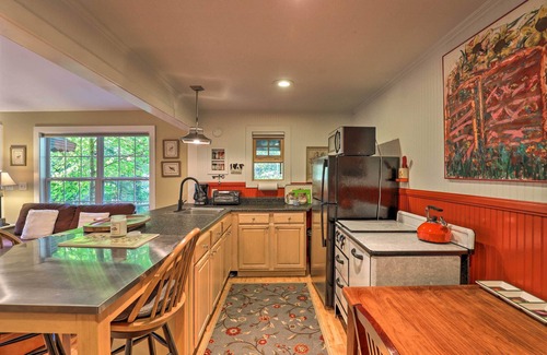 Lynn Cabin | Updated Tryon Cabin on Pacolet River!