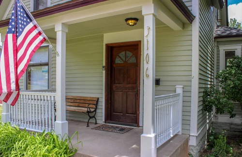 Durango House | Updated Victorian house with deck, porch & large yard - close to river & trails
