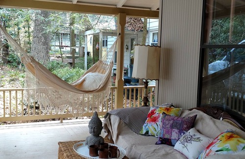 Mount Gretna Heights Cottage | Updated vintage cottage with bohemian flair