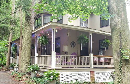 Mount Gretna Heights Cottage | Updated vintage cottage with bohemian flair