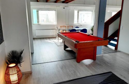 Kalvola Apartment | Upea Loft-asunto kattoikkunoilla Iittalassa junaradan vieressä
