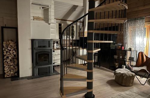 Kvevlax Apartment | Upea villa lähellä rantaa poreallas & SUP-laudat