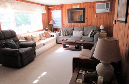 Harvey Cedars Apartment | Upgraded 2nd floor duplex in the heart of Harvey Cedars close to the bay beach and the ocean.