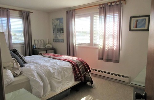 Harvey Cedars Apartment | Upgraded 2nd floor duplex in the heart of Harvey Cedars close to the bay beach and the ocean.