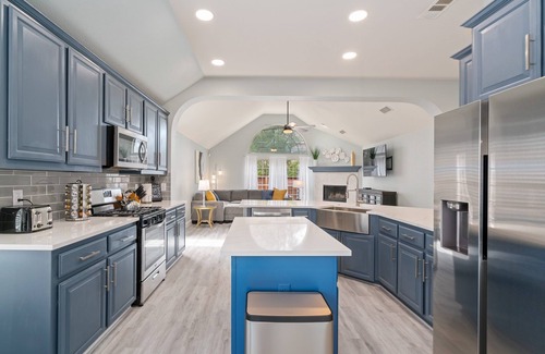 Lantana House | UPGRADED 4 BR Home in the Argyle area-24 Min to DFW Airport