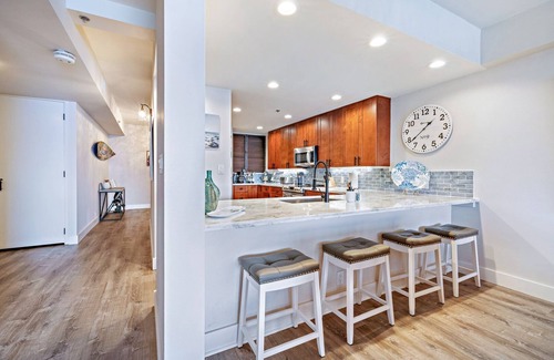 Kahana Condo | UPGRADED-Oceanfront-3 BR-Sands of Kahana-Central AC.