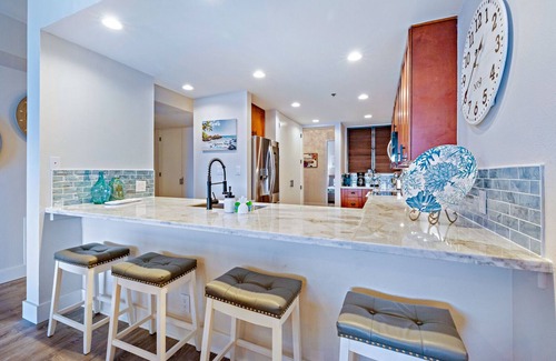 Kahana Condo | UPGRADED-Oceanfront-3 BR-Sands of Kahana-Central AC.