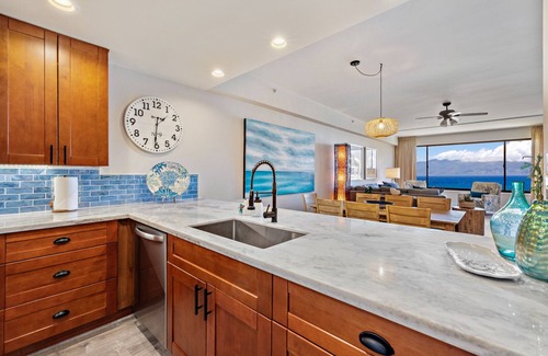 Kahana Condo | UPGRADED-Oceanfront-3 BR-Sands of Kahana-Central AC.
