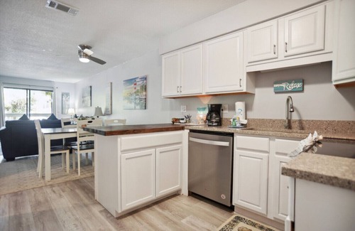 Folly Field Condo | ⭐ Upgraded peaceful villa ⭐ 7 min walk to the beach
