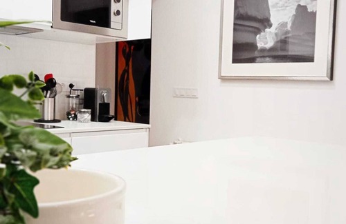 Centro Condo | Upmarket & Elegant 2 bed/2 bath in Central Madrid
