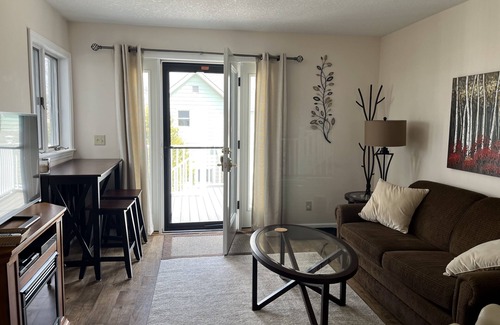 Petoskey Apartment | UpNorth Getaway almost in the Heart of the City
