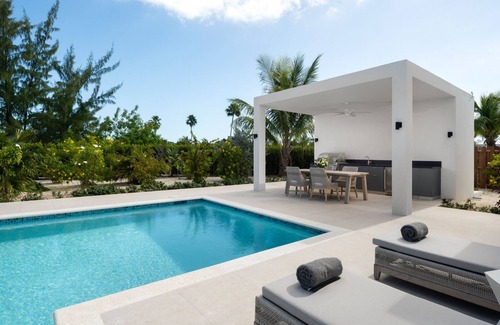Leeward Settlement Villa | Upper East Side Enclave # 18