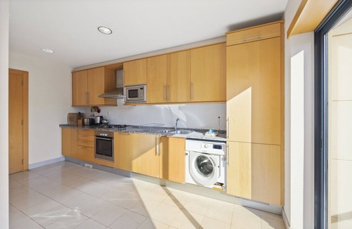 Branqueira Apartment | Upper Floor Spacious and Warm Pool View 2-Bed at Parque da Corcovada Albufeira