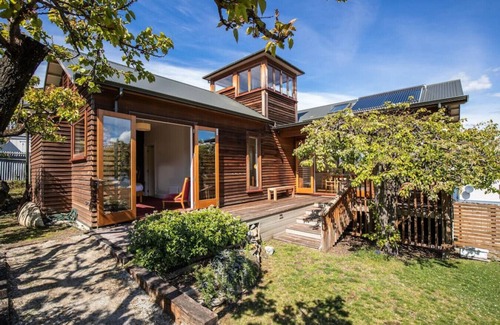 Queenstown City Centre House | Upper Gardens | 4 min walk to town | 2 min walk to the lakefront