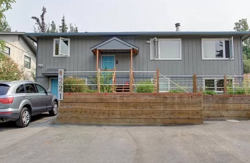 Campbell Park Apartment | Upper Grape, Midtown Home 2bed&1bath