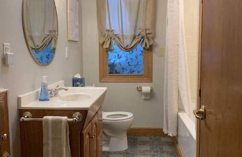 Manitowoc House | Upper Lake Boulevard Retreat