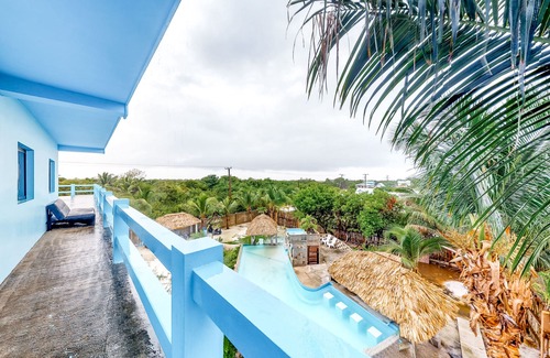 Caye Caulker Apartment | Upper-Level Resort Gem with Great Views, WiFi, AC, Shared Pool & Rooftop Deck