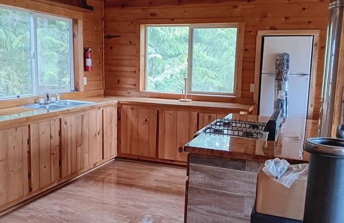 Clallam Bay Cabin | Upper Twin Cabin - Beautiful Private Cabin near Olympic National Park