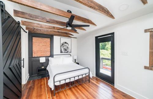 Daniels Hill Apartment | Uprising A pet friendly couples retreat