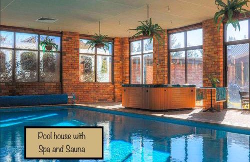 Jindabyne Ski Chalet | Upsandowns - Private pool, Spa, and Sauna