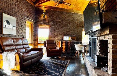Jindabyne Ski Chalet | Upsandowns - Private pool, Spa, and Sauna
