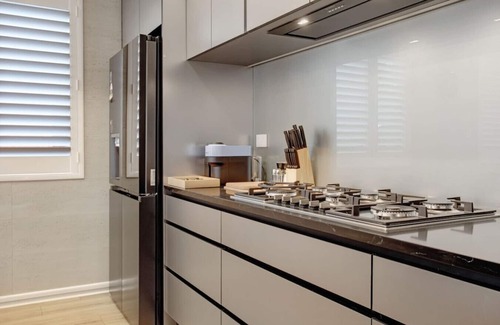 Orakei House | Upscale Abode with Lift, Sea and Skyline Views