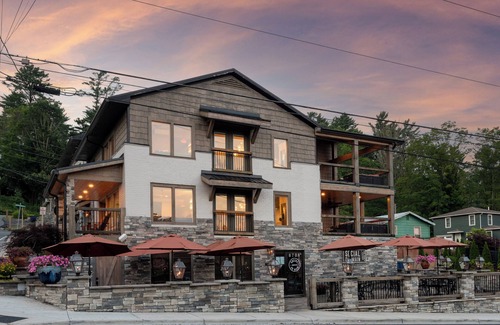 Blowing Rock House | Upscale 11-bedroom rental in the heart of Blowing Rock!