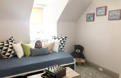 CUF House | Upscale 1BR Loft near UC, DAAP, CCM, Hospital and Zoo w/Parking, 3FL