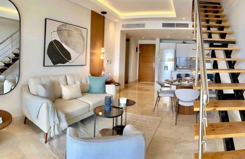 Barrio La Fortaleza Vieja Apartment | Upscale 2 Bdrm 2 Bath Penthouse with Spectacular Bay View, King Beds, Pool, Gym...