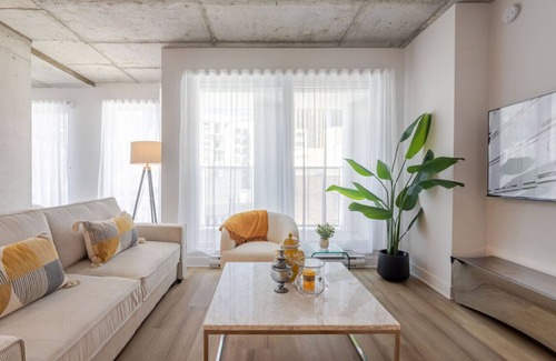 Old Montreal Apartment | Upscale 2 BR condo in MTL OLd Port|+Free Parking