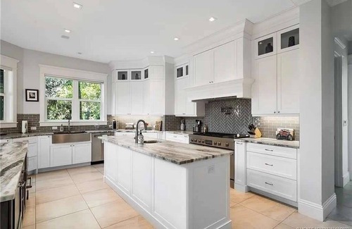 Stuart Villa | Upscale 2018 Elegant Mansion with Pool
