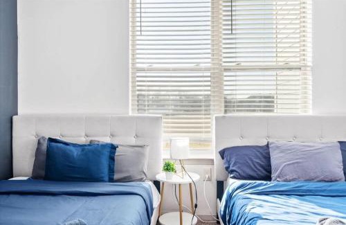 Charlotte Apartment | Upscale 2BR King Suite Mins to Uptown Charlotte