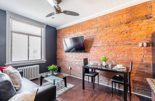 Central Hamilton Apartment | Upscale 2BR with King Bed - Boutique Apartment - PRIME Location!