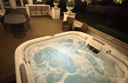 Louisville House | Upscale 3/4 bedroom 4 bath home off River Road. Minutes from St. Matthews/Nulu