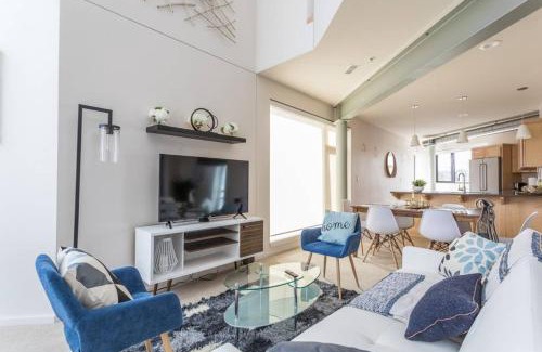 Downtown Indianapolis House | Upscale 3BR Penthouse by CozySuites