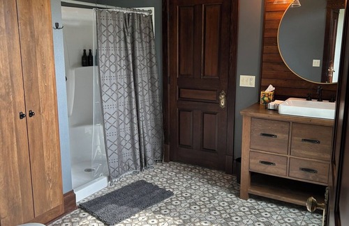 Muscoda Other | Upscale 4-bedroom Farmhouse in Muscoda on Historic Century-Old Farm w/AC, Wi-Fi