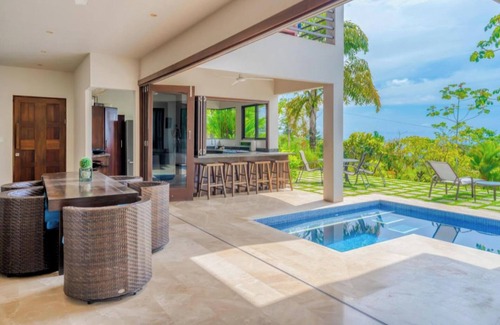 Dominicalito House | Upscale 4b/4b great location w/breathtaking views