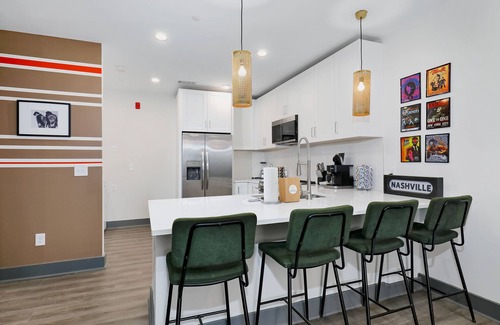 Rolling Mill Hill Condo | Upscale 4th-floor condo near top attractions with fast WiFi & rooftop lounge