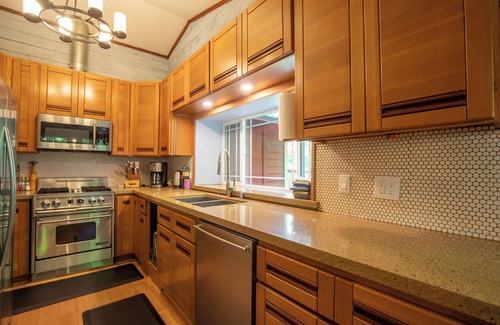 Guerneville House | Upscale Cabin with 2 Master Bedrooms on creek with fireplace. Dog friendly.