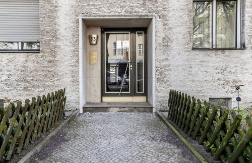 Halensee Apartment | Upscale Charlottenburg Studio nr Adenauerplatz, by Blueground
