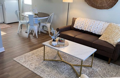 Laurens Apartment | Upscale Duplex | Fast WiFi | Great Location