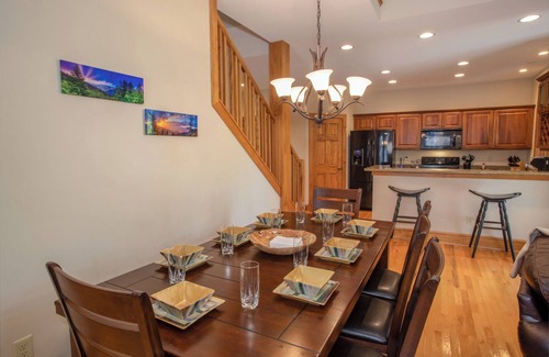 Foscoe Condo | Upscale Echota Condo with Forest Views