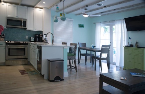 Truman Annex Condo | Upscale end unit home @ Truman Annex close to Duval St