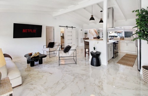 Lauderdale Isles Villa | Upscale Florida Waterfront Heaven, Pool, Jacuzzinn