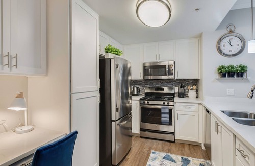 Roseville Apartment | Upscale, Furnished Apartment + Private Garage