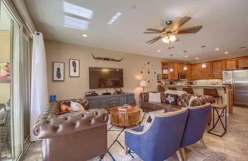 New Braunfels Condo | Upscale, gated with a pool, direct river access! Guadalupe Riverfront!