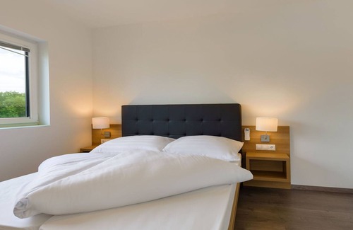 Zsira House | Upscale Holiday Home in Lutzmannsburg with Pool