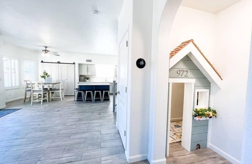Power Ranch House | Upscale Home, Award Winning Golf, Trails & Parks, Private Heated Pool and More!