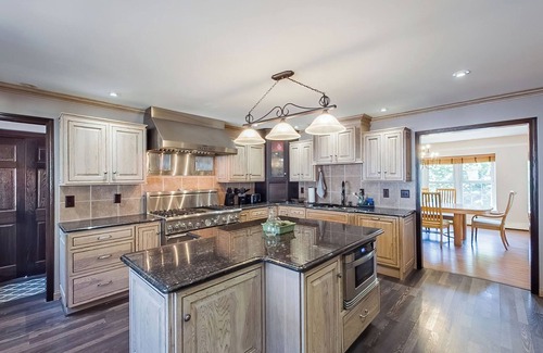 Ranshaw House | Upscale Home with Heated Inground Pool 15 mins to Knoebels